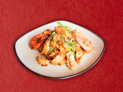 Stir-fried Noodles with Seafood